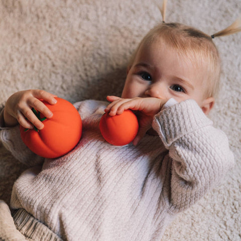 Oli&Carol Baby Sensory Ball Veggie Salad
