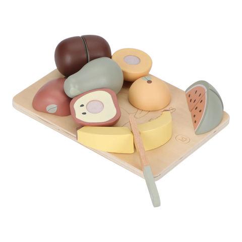 Little Dutch slicing fruit