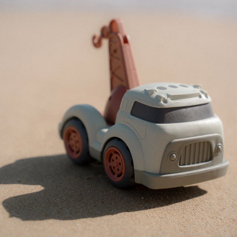 Little Dutch Tow Truck